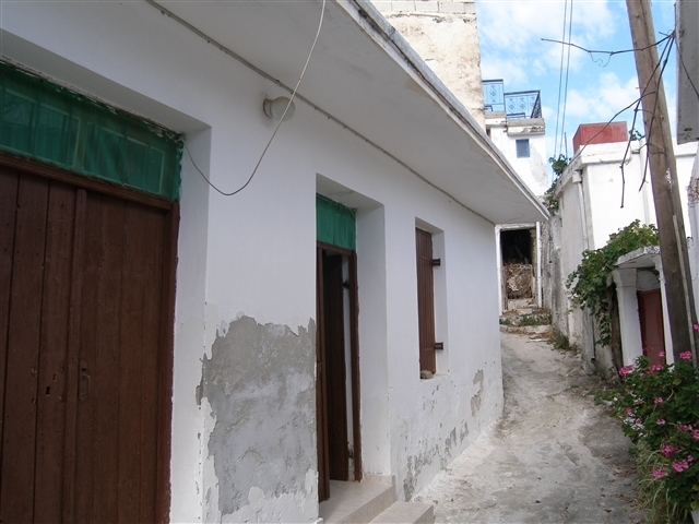 Habitable Crete house for sale 
