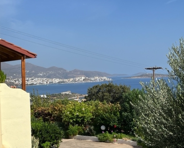 Complex of 3 apartments with sea view for sale in Amoudara 