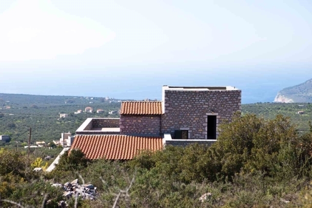 Traditional stone built villa - tower of 244m2 for sale in Mani, Messinia 