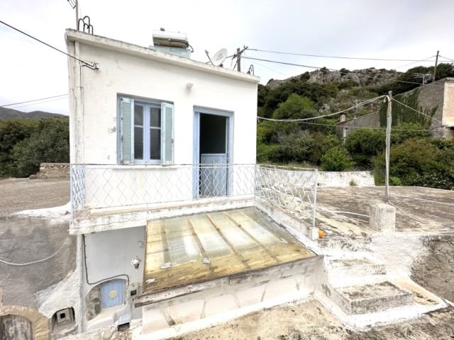 Stone house of 102m2 for sale in a village near Sitia 