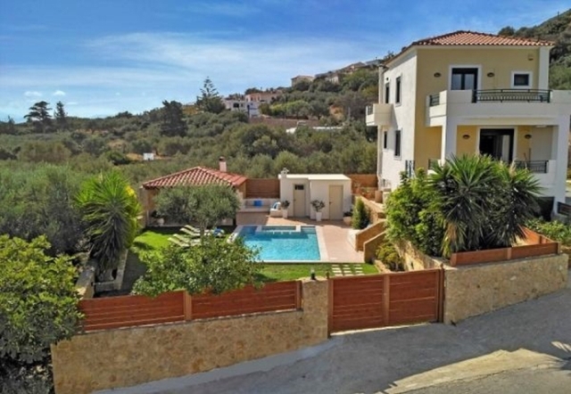 Villa of 170m2 for sale in Platanias, Chania 