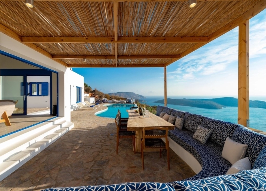 Luxury villa for sale with panoramic view to Elounda Bay 