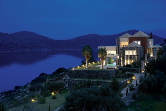 Luxurious villa of 740m2 for rent in Elounda 