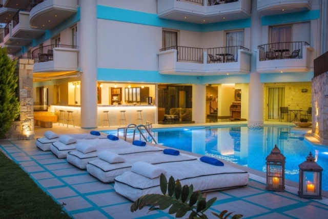 Wonderful hotel for sale central of Chersonissos in Heraklion 