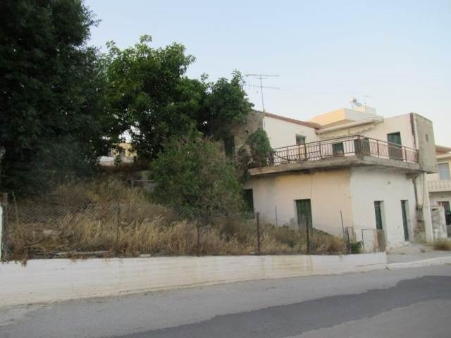 Traditional 160,80m2 two-storey house for sale in the village of Galia, Heraklion 