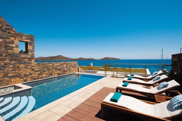 Beautiful 3 bedroom Crete villa for sale in Elounda 