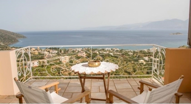 Nice villa of 85m2 with panoramic views for sale in Aghios Nikolaos 