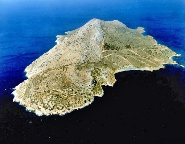 Large Aegean island for sale 