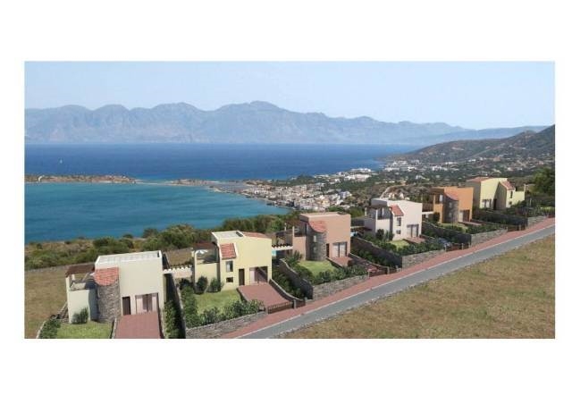 Development of villas with swimming pools and sea views for sale 