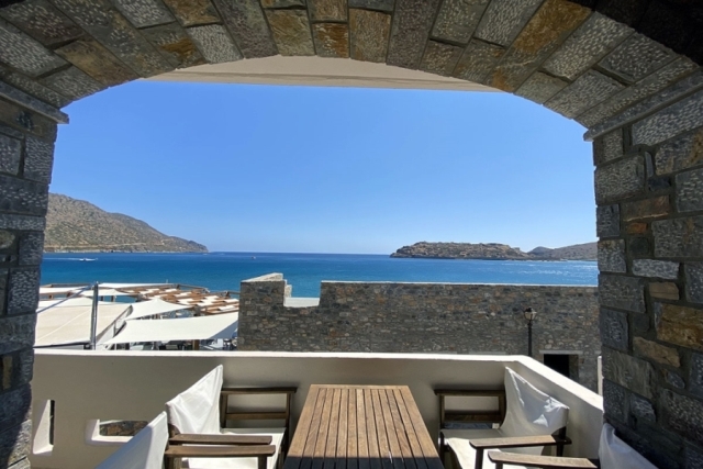 Two seaside apartments for sale in Plaka 