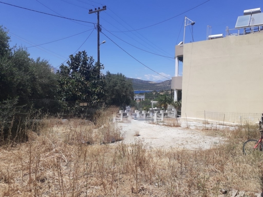 Plot available for sale within the settlement of Istron 