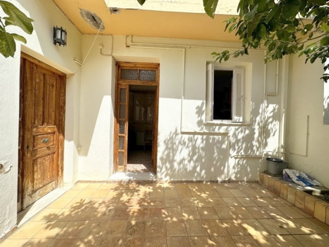 Traditional detached house for sale in Neapoli 