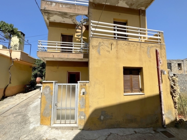 Old house for sale close to Neapolis 