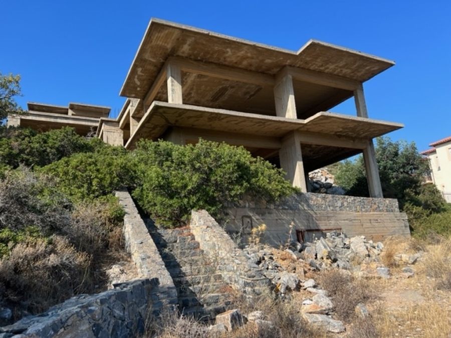 Ημιτελής οικοδομή προς πώληση στον Αλμυρό - Αγίου Νικολάου 