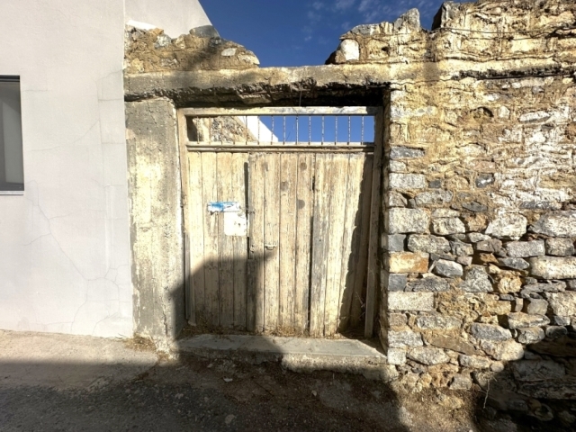 Old stone house for sale in Milatos 