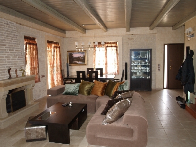 New 3 bed villa for sale in Crete near the beach 