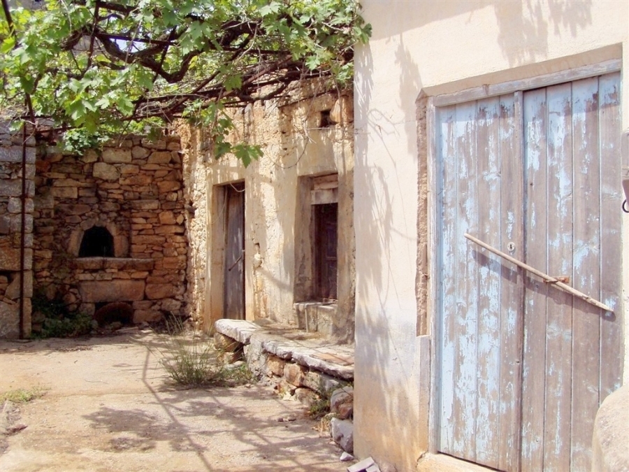 Old stone house for renovation near Elounda 