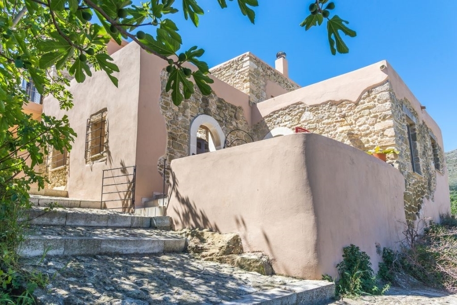 Stone house for sale in near Sitia 