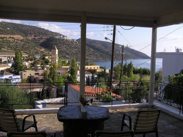 Complex of 6 apartments for sale close to Aghios Nikolaos 