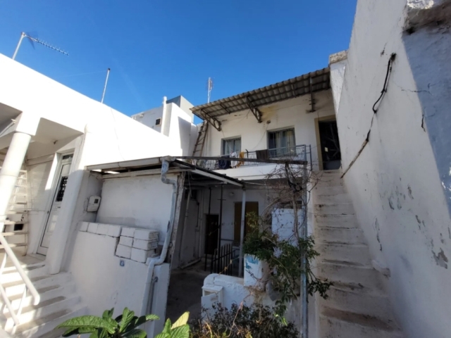 Semi-detached house for sale  close to  the town of  Agios Nikolaos 