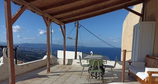 House with sea view for sale in Tourloti Sitias 