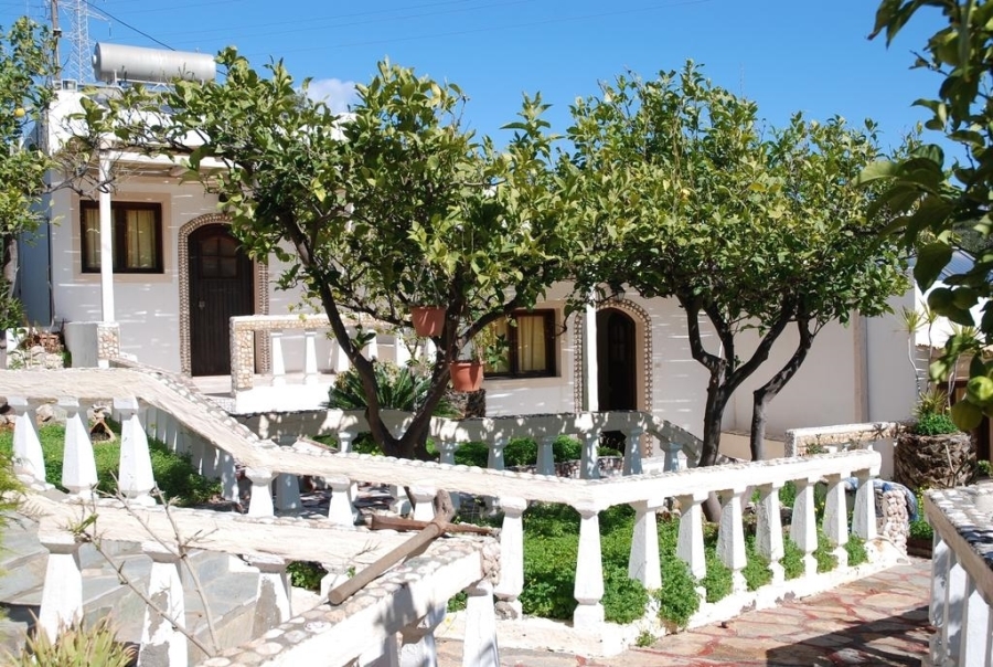 Complex of 5 apartments with countryside views close to Aghios Nikolaos 