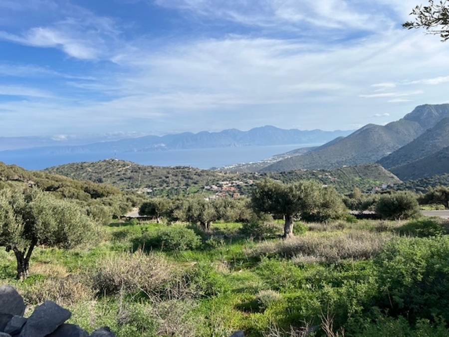 Land plot of 4.160m2 with view to Elounda Bay 