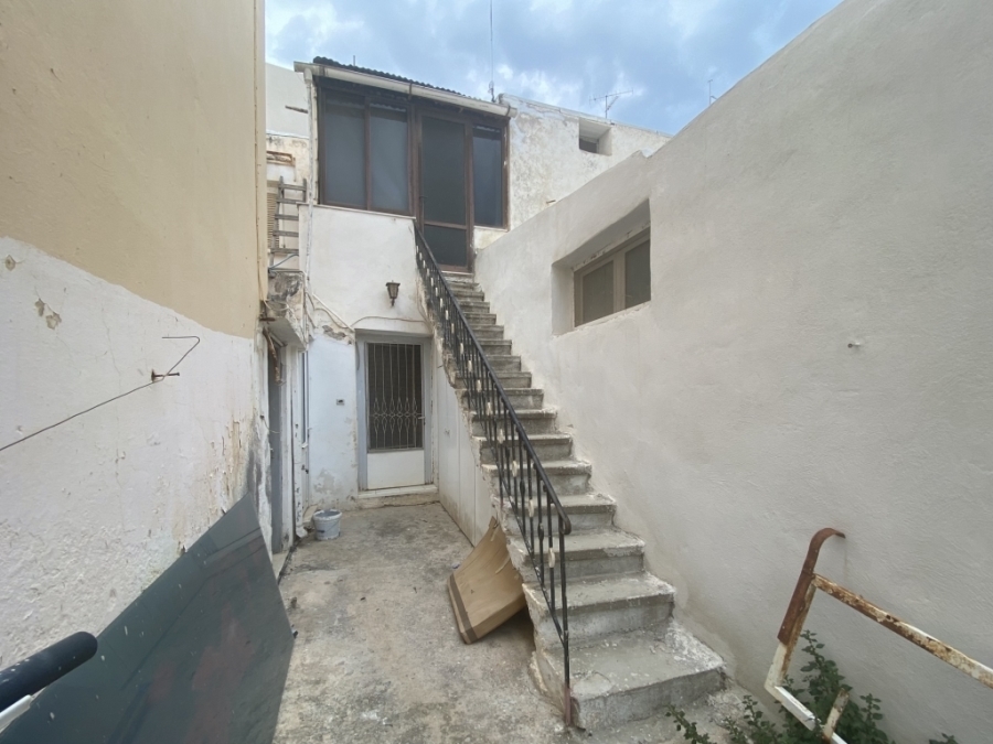 Double house for sale in the town of Aghios Nikolaos 