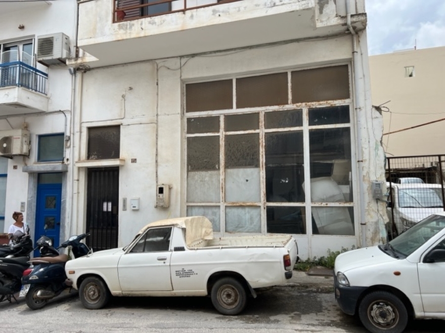Επαγγελματική στέγη προς πώληση στον Άγιο Νικόλαο 
