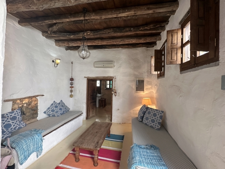 Traditional  house for sale in a quiet village 