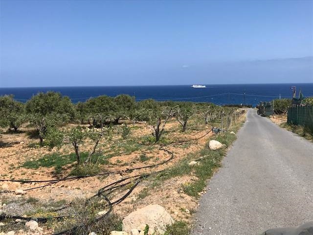 Plot of 1600m2 for sale in Agios Antonios Elounda very close to the sea 