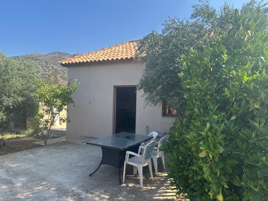 Ground floor detached house for rent in a peaceful village 