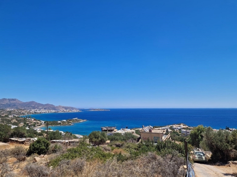 Land plot with panoramic view for sale in Amoudara 