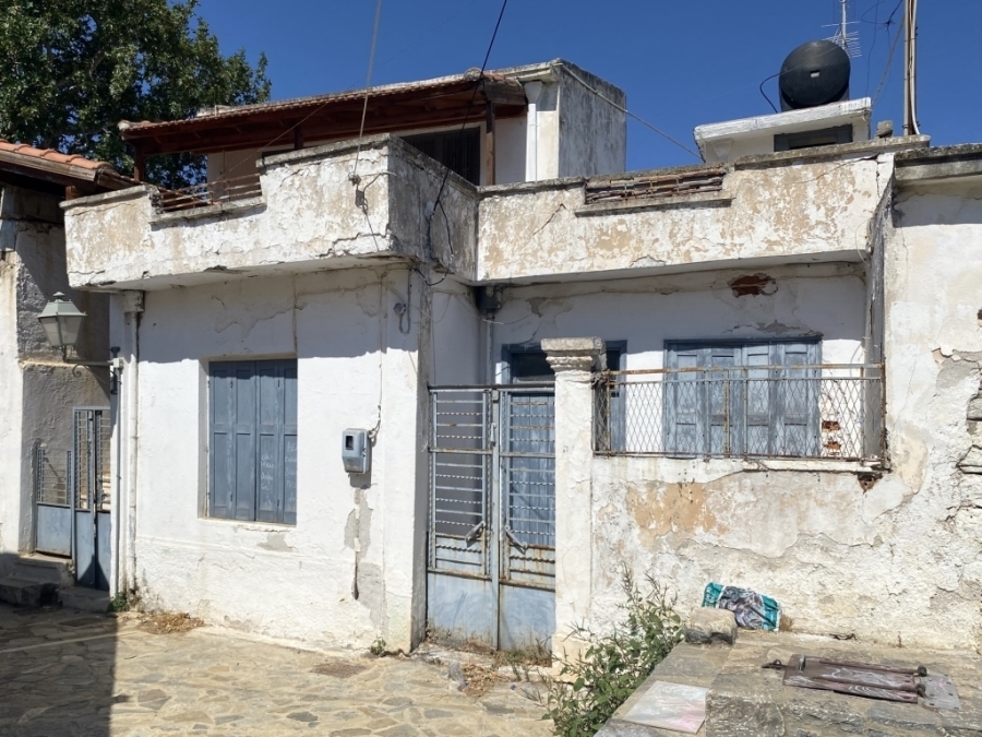 An old house for sale in Fourni - Neapoli 
