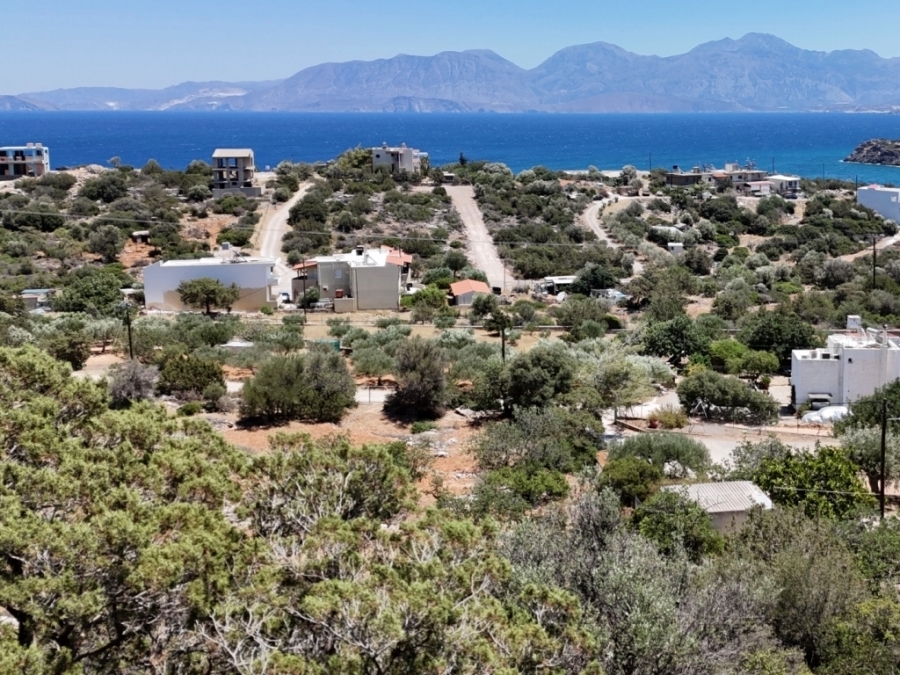 Οικοδομήσιμη έκταση προς πώληση με άδεια για δυο βίλες και θέα στην θάλασσα 