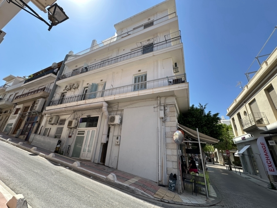 First floor apartment for rent in the centre of Aghios Nikolaos 