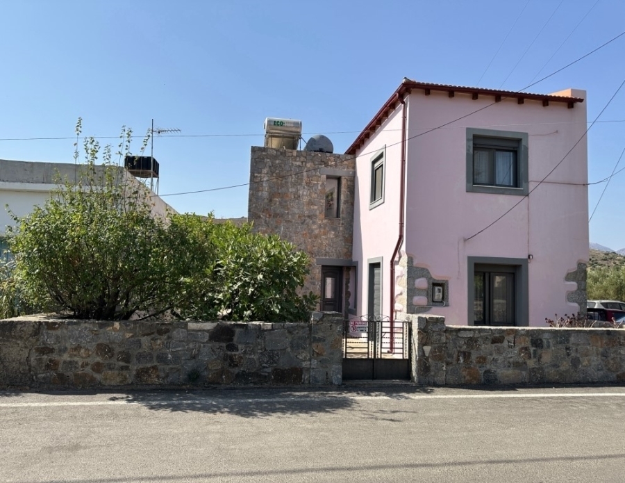 Renovated 3 bedroom detached house for sale in Kastelli, Fourni 
