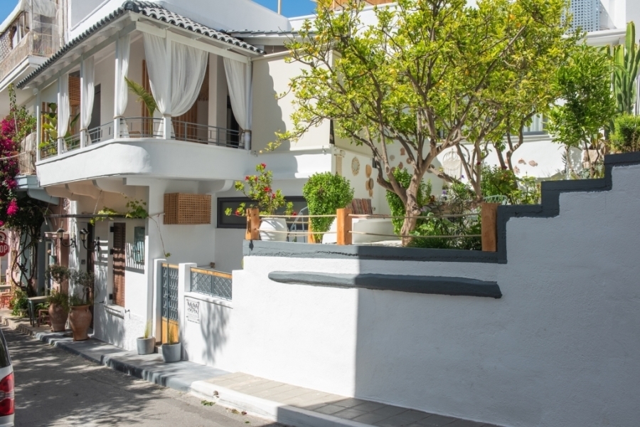 An elegant beautifully apartment for rent  in the heart of Aghios Nikolaos 
