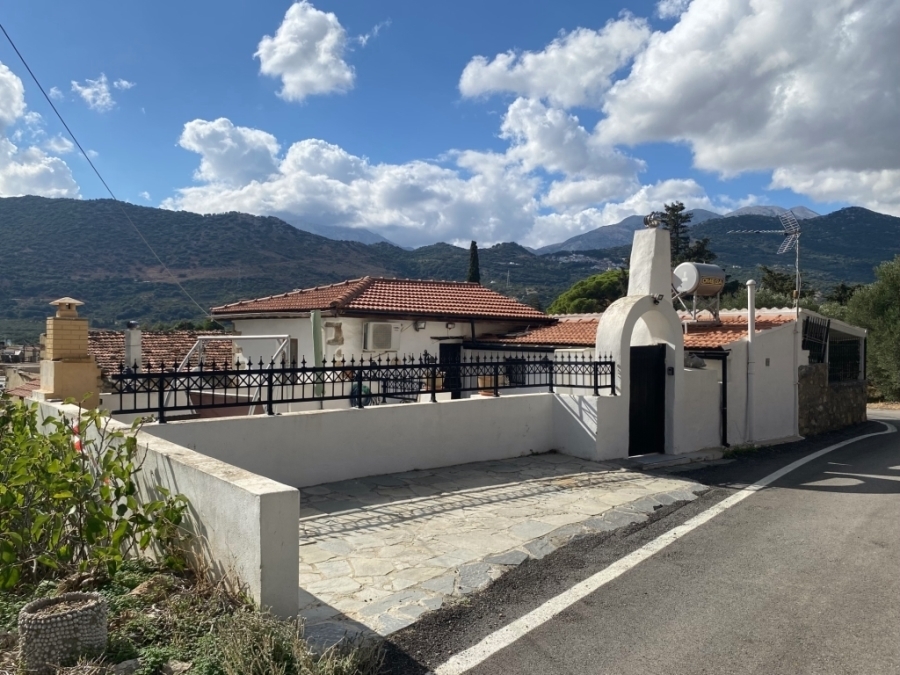 Furnished traditional house for sale near to Agios Nikolaos 