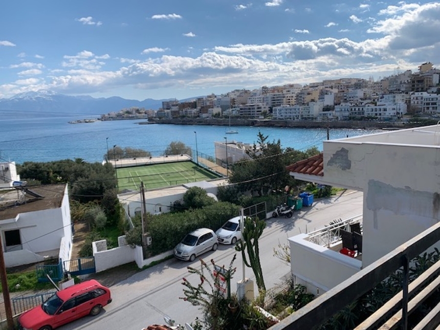 Second floor rooms for sale close to a sandy beach 