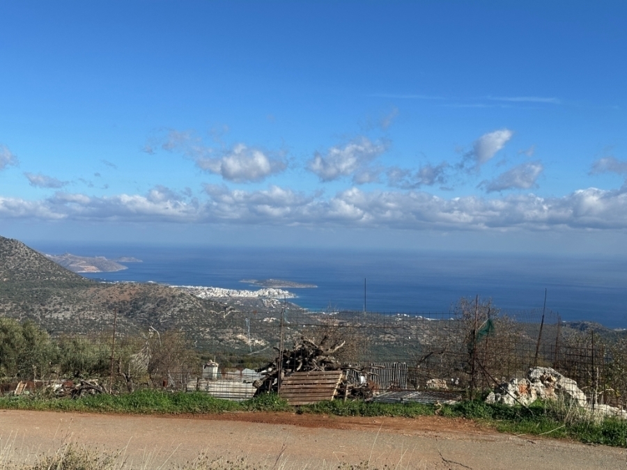 Unique plot for sale with building permit in Kroustas 