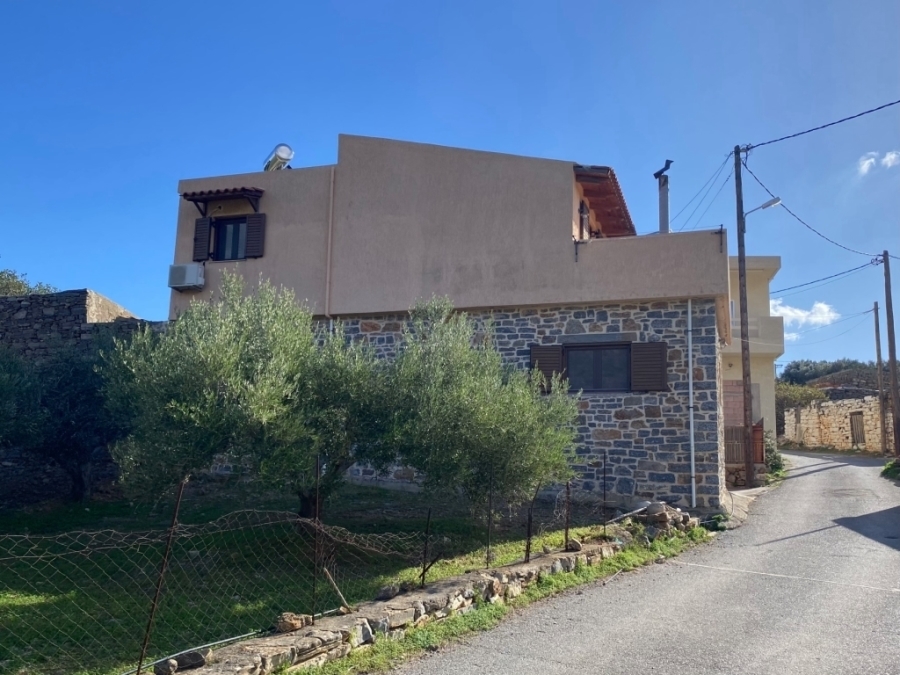 Two-storey house of 117m2 for sale in Ellinika near Agios Nikolaos 