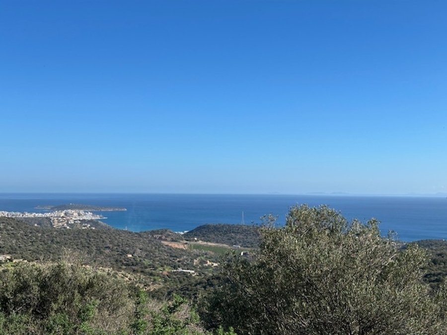 Plot of 243m2 with sea view for sale in the area Mardati 
