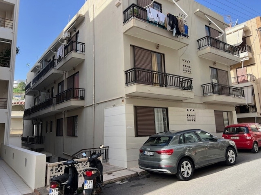 Five floor building of 12 apartments for sale within the town of Aghios Nikolaos 