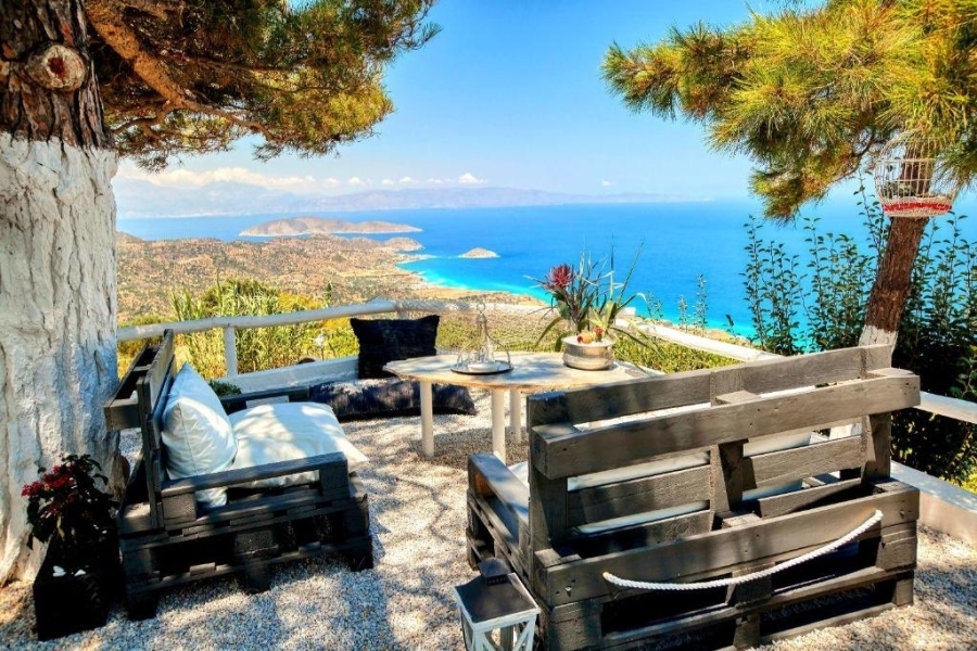 Παραδοσιακή μονοκατοικία με πανοραμική ανεπαναληπτη θέα προς πώληση 