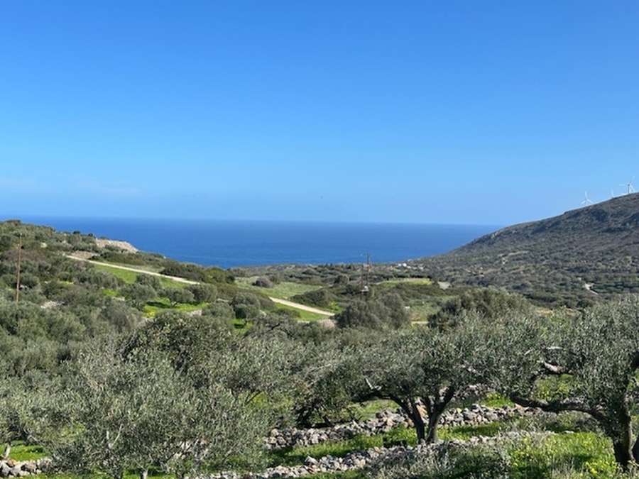 Plot 1.550m2 for sale with sea view in Vrouhas - Plaka 