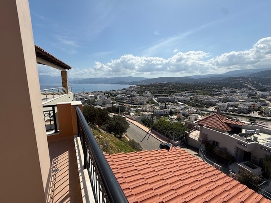 Detached house for sale with panoramic views to the town and sea 