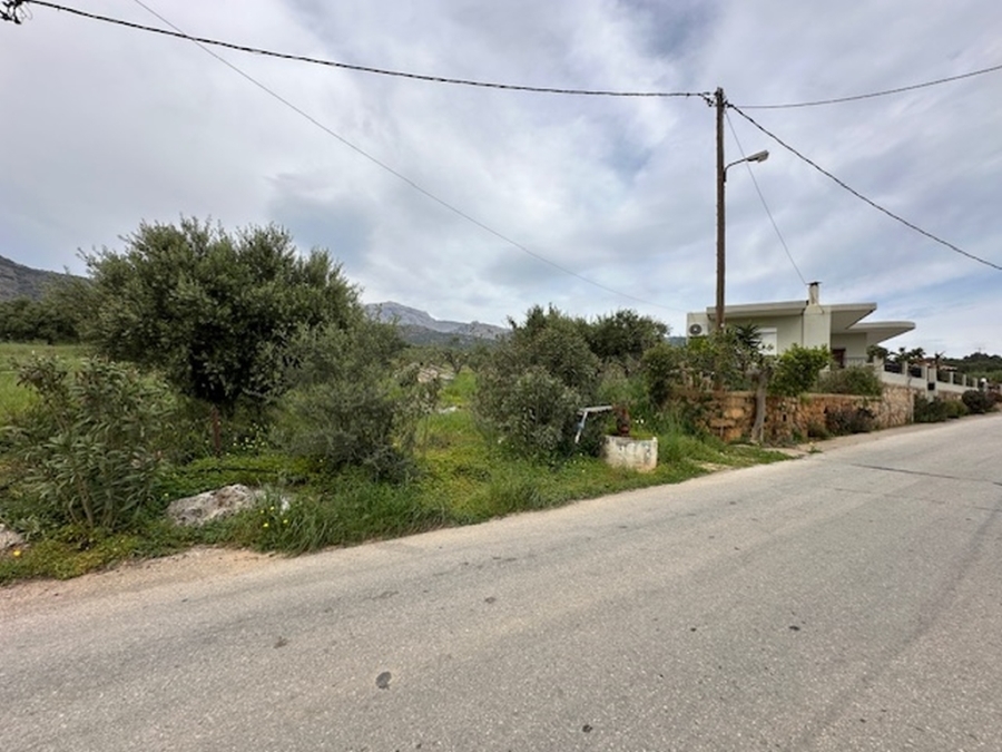 Buildable plot with easy access  for sale in Lakonia, Agios Nikolaos 