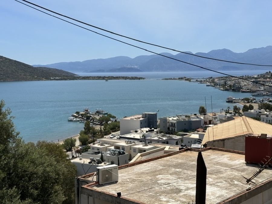 Old house for sale in a central location in the cosmopolitan Elounda 