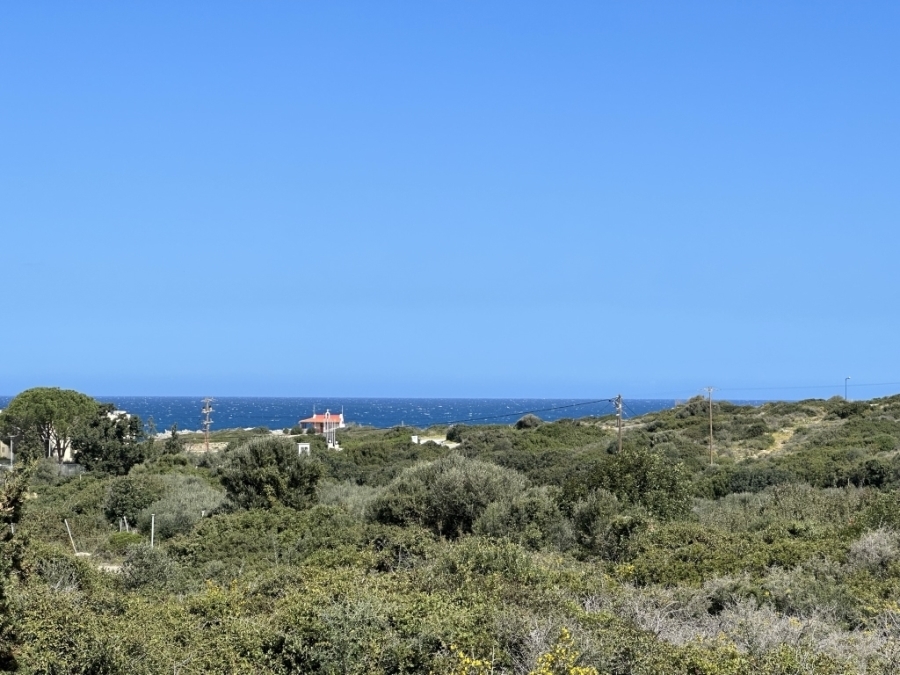 Land of 8.500m2 is available for sale in Sisi 
